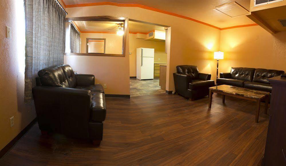 Capitol Inn & Suites Pierre Buitenkant foto