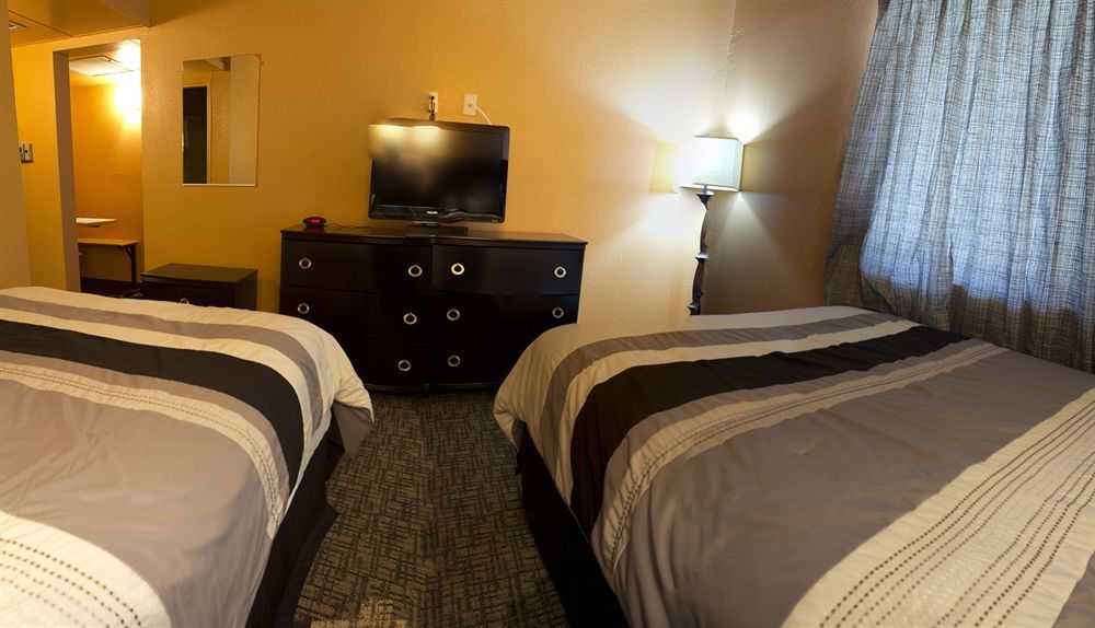 Capitol Inn & Suites Pierre Buitenkant foto