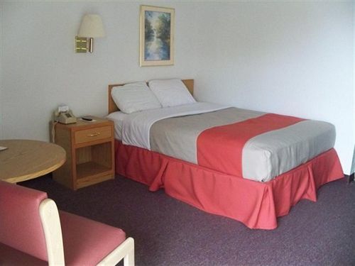 Capitol Inn & Suites Pierre Buitenkant foto